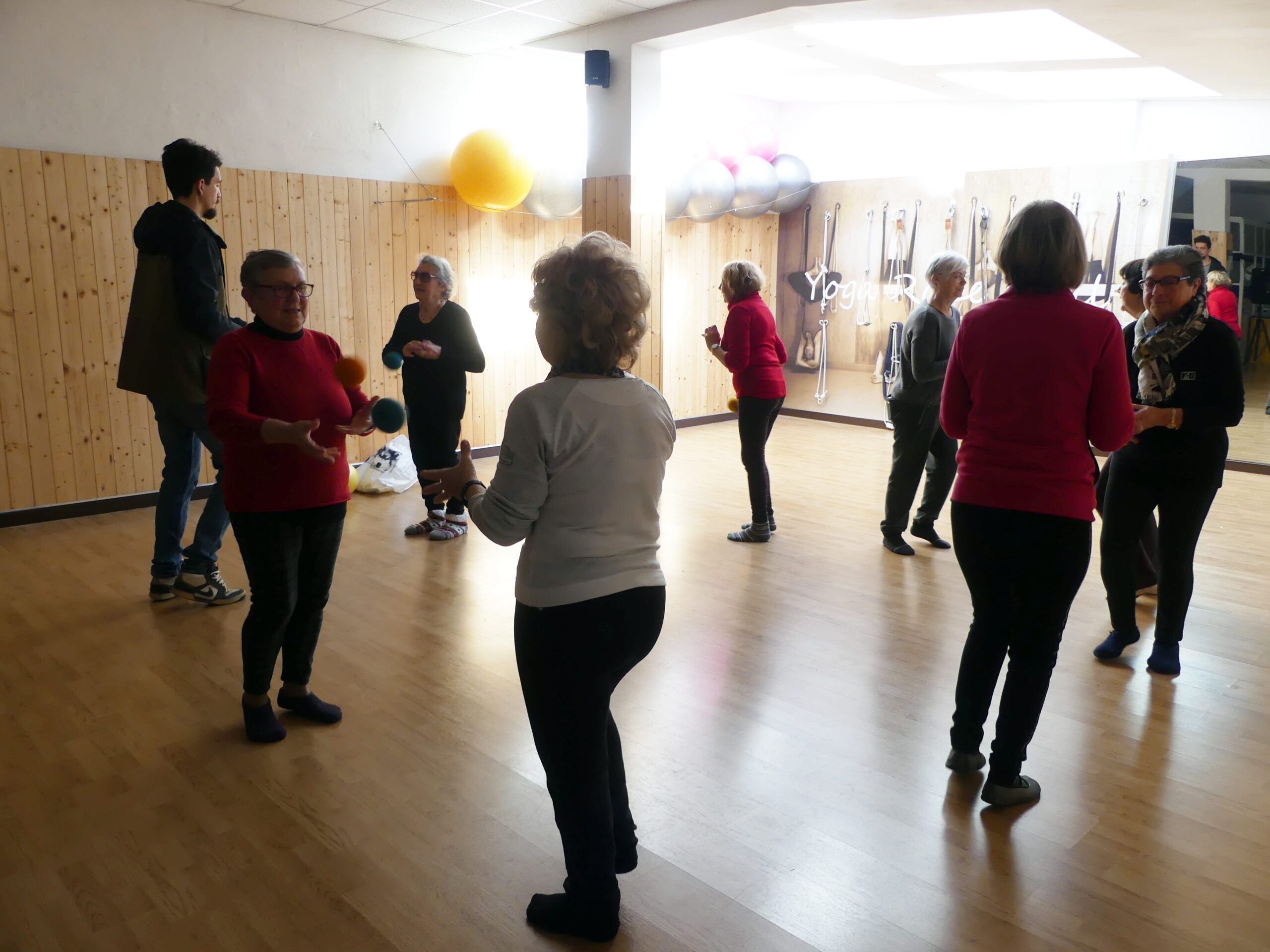 ginnastica dolce per anziani correttezza posturale presso il centro 4.0 viareggio